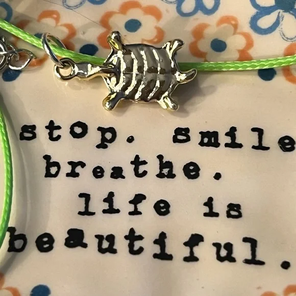 Cloisonné tiny tortoise 🐢 necklace - Picture 8 of 9